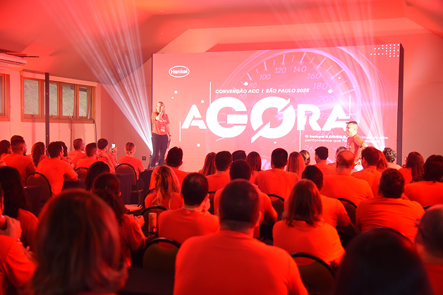 Apresentação na plenária para o público da convenção